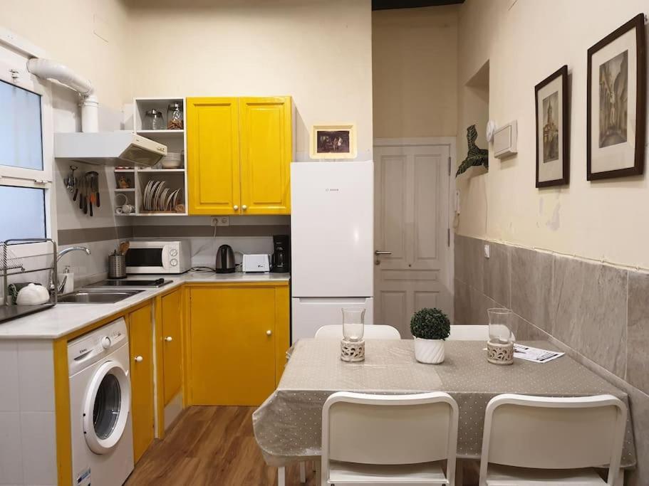 Apartament Imperial Center Seville New Management Since April Экстерьер фото